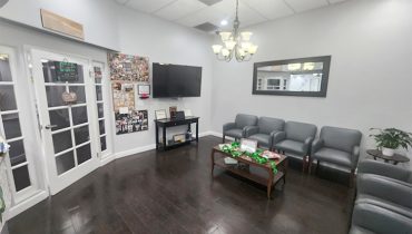 25 – 558 Brea