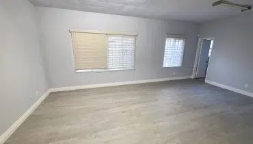 25 – 286 Huntington Park