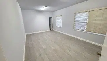 25 – 286 Huntington Park