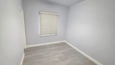 25 – 286 Huntington Park