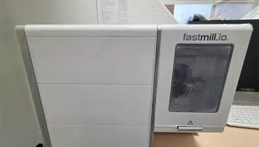 25 – 590 Lake Forest