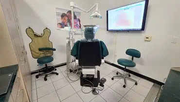 25 – 590 Lake Forest