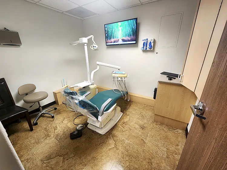 25 – 564 Huntington Beach