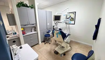 25 – 300 Riverside