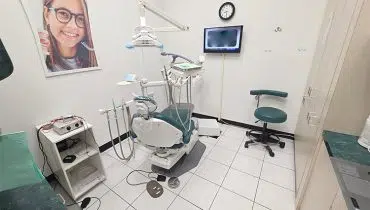 25 – 590 Lake Forest