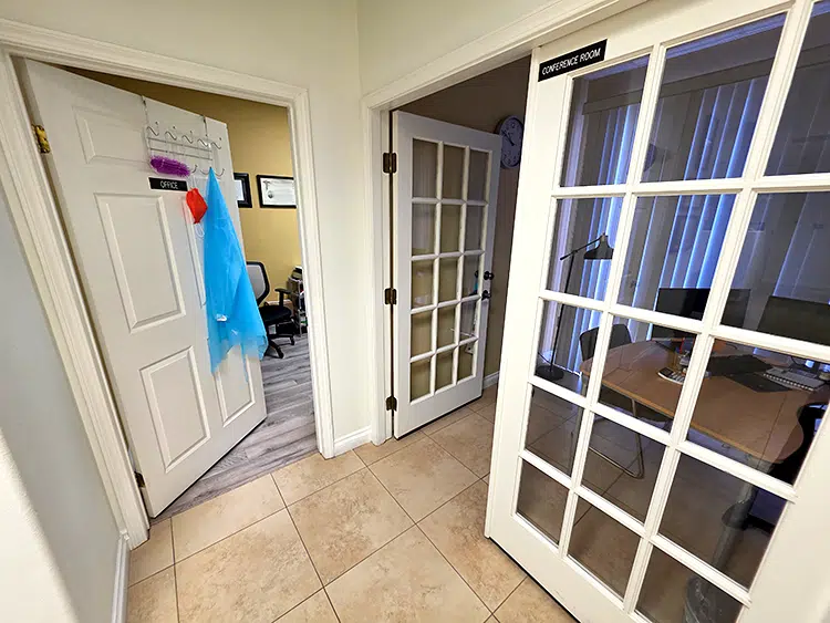 25 – 300 Riverside