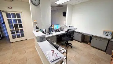 25 – 300 Riverside