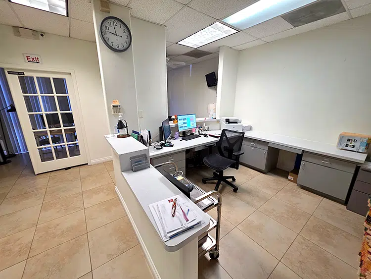 25 – 300 Riverside