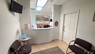 25 – 300 Riverside