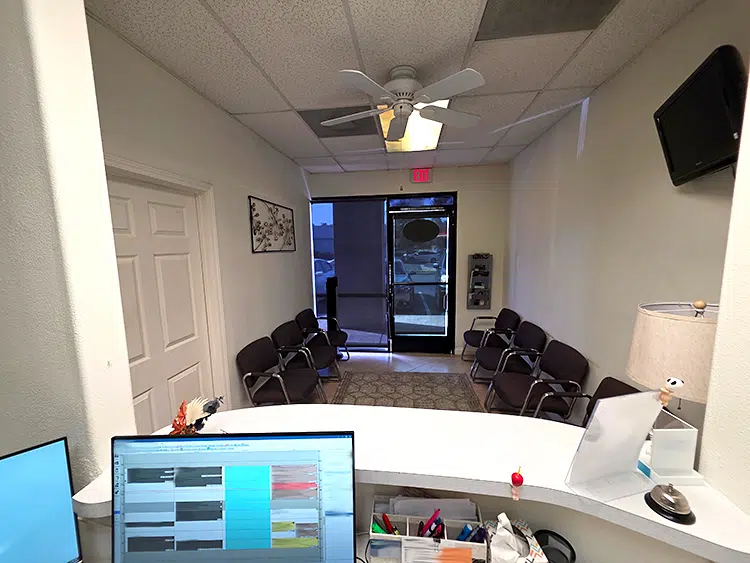 25 – 300 Riverside