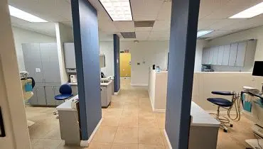 25 – 300 Riverside