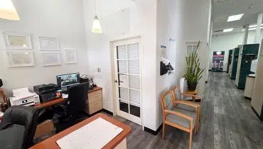 25 – 590 Lake Forest