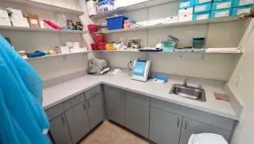 25 – 300 Riverside