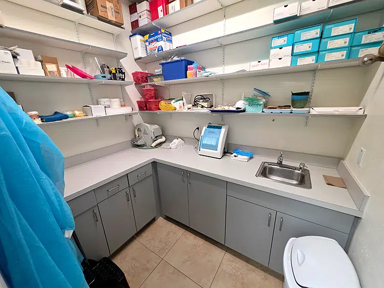 25 – 300 Riverside