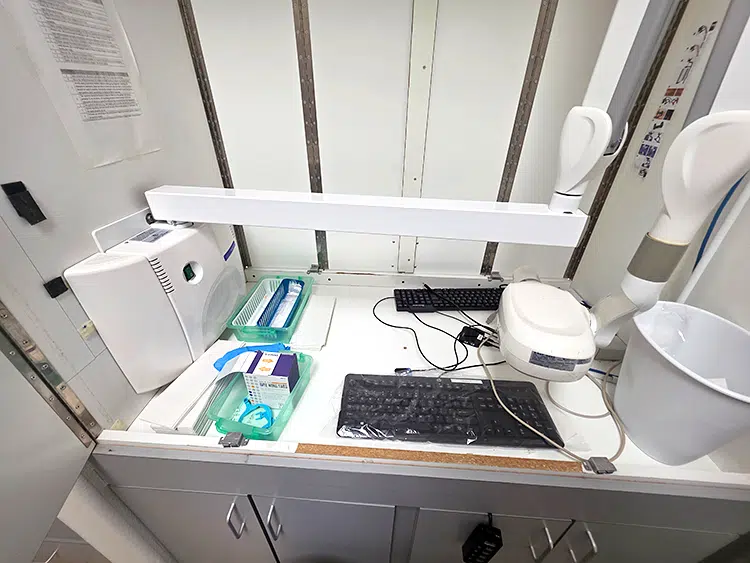 25 – 300 Riverside