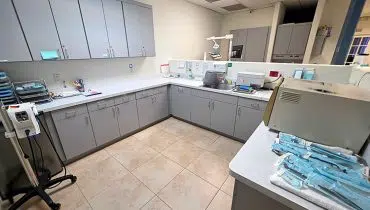 25 – 300 Riverside