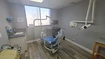 25 – 572 Santa Ana