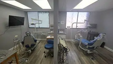 25 – 572 Santa Ana