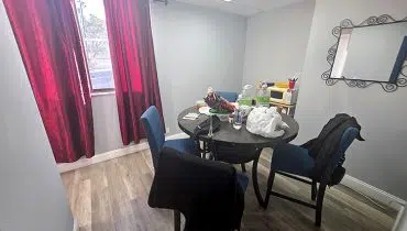 25 – 572 Santa Ana