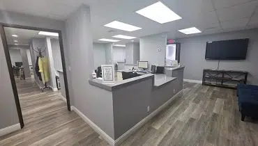 25 – 572 Santa Ana